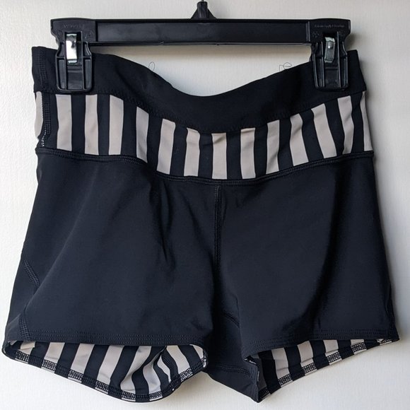 lululemon athletica Pants - Lululemon athletica Water Bound Shorts Reversible Black Stripe Black Dune Size 6